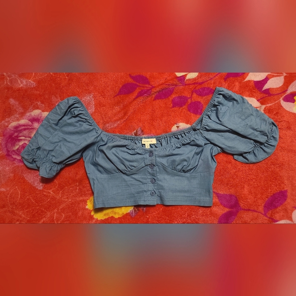 Off shoulder croptop